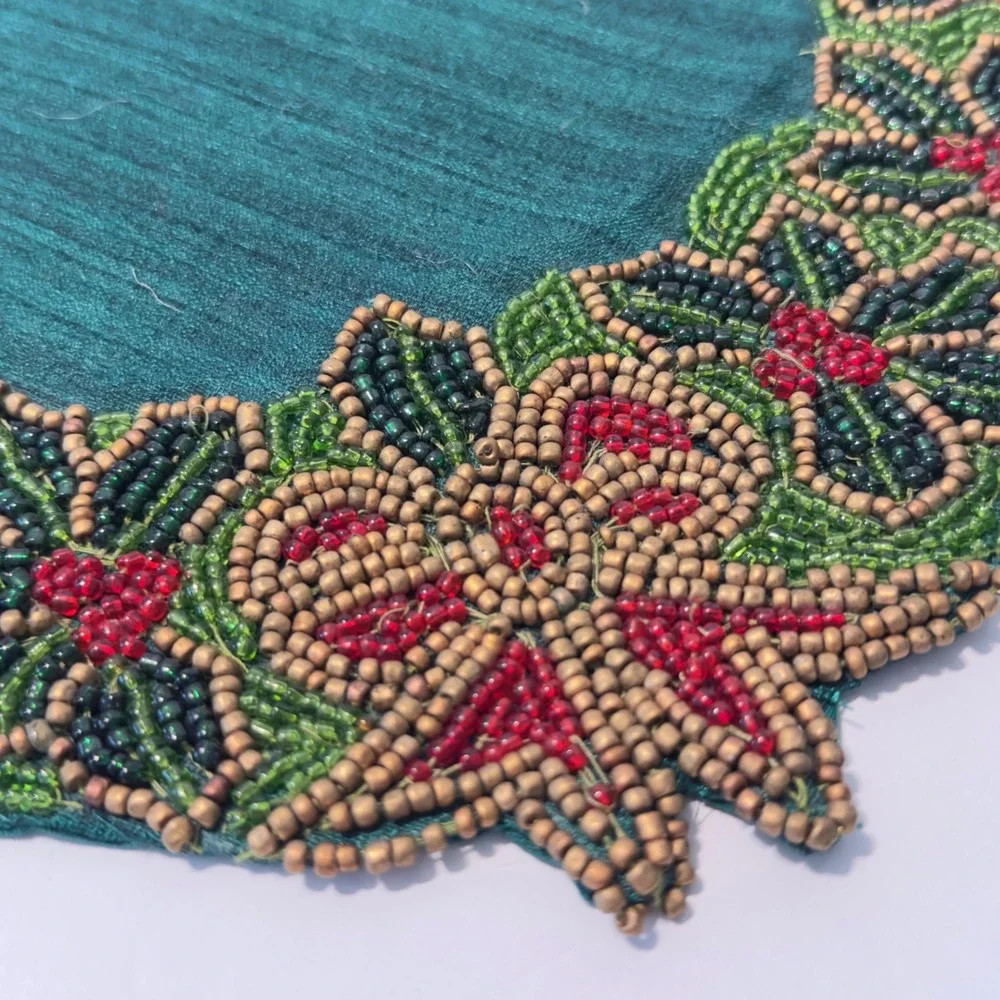 Beaded Placemat Green Holly Berry Christmas Holiday 15in Table Centerpiece